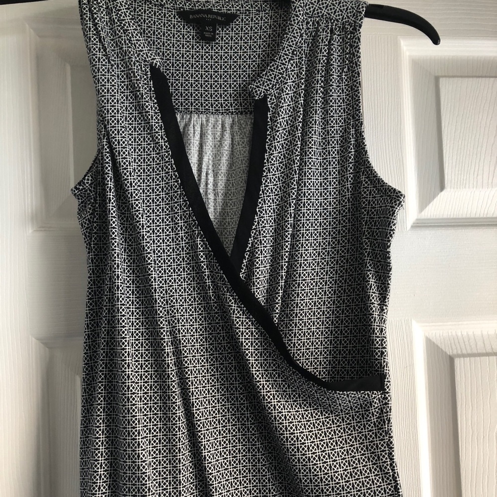 New Banana Republic Cross Front Top ~ Size Small